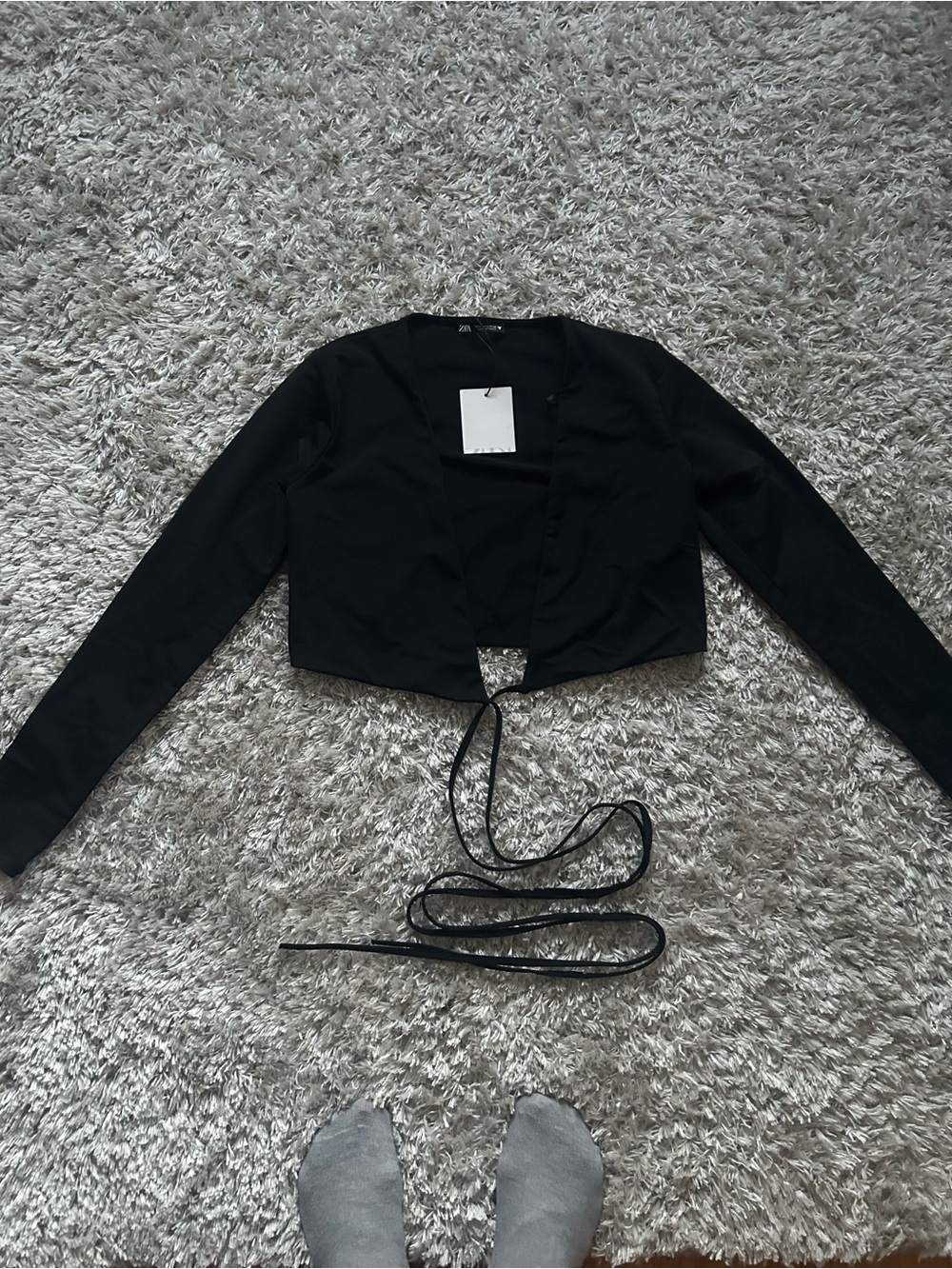 Zara Women's Black Long-Sleeve Tie-Front Crop Top